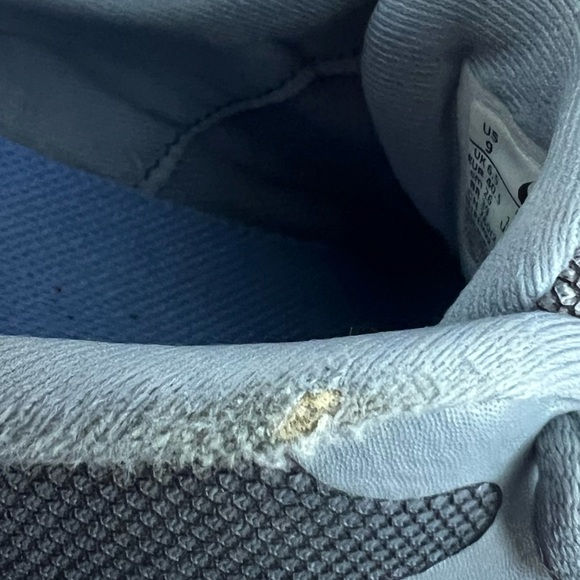 Nike womens running sneakers great condition gray and pink size 9 - Picture 7 of 10